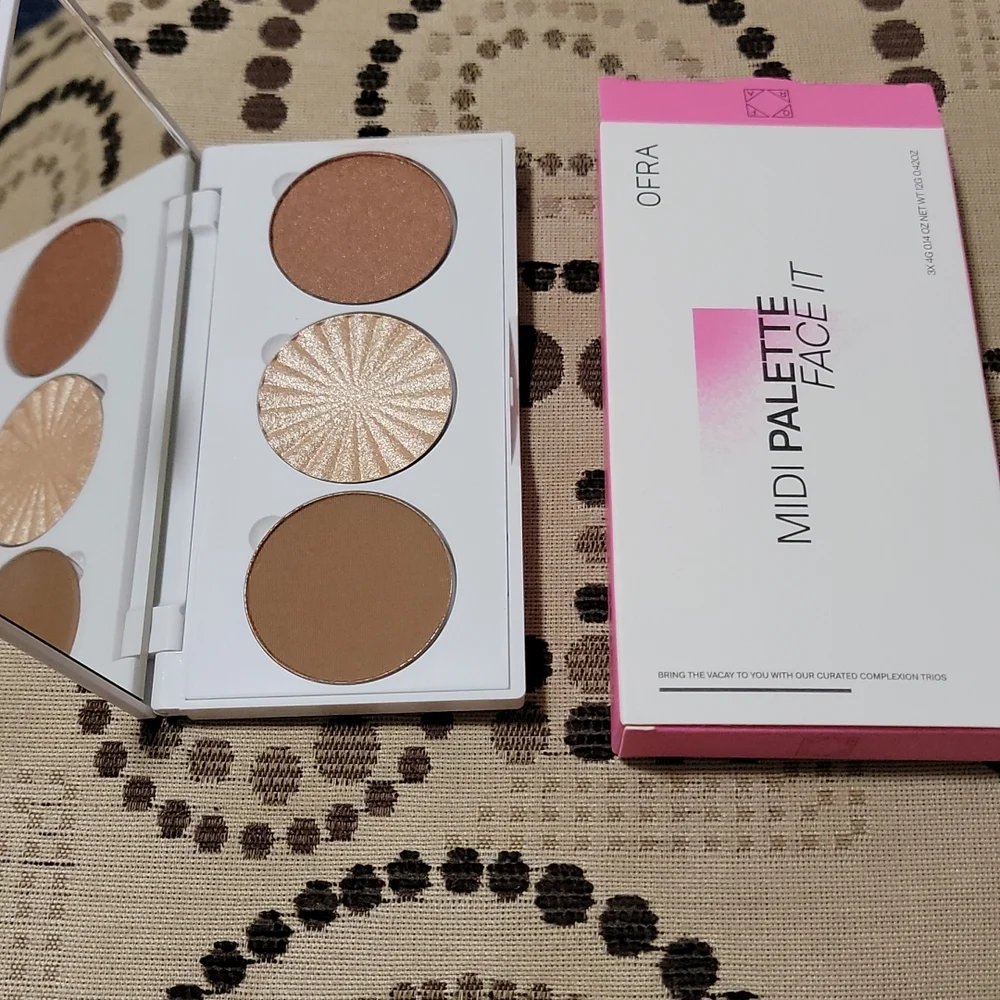 Ofra Mid Palette Face It in medium Brand new
